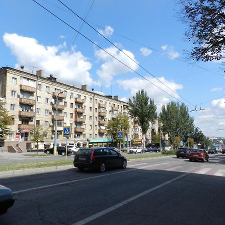 3-Room Apartment Near Inturist On Sobornyi Avenue 156, By Grandhome Zaporizhia Exterior photo